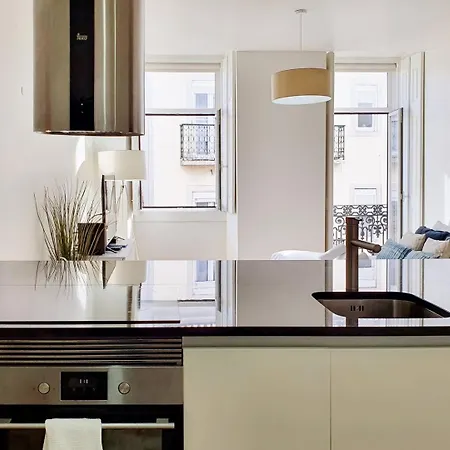 Апартаменты Charming Close To Lx Factory